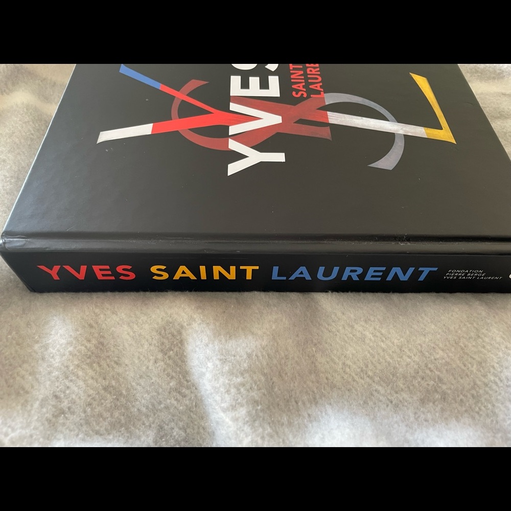 YSL Coffee Book - Picture 3 of 9